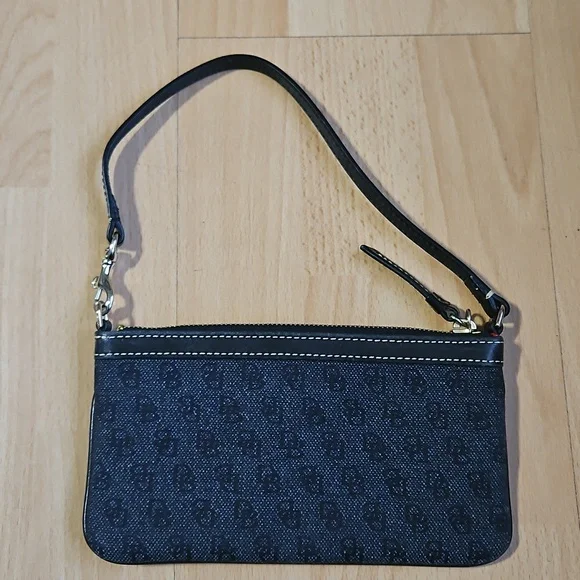 Dooney & Bourke Black Logo &Leather Wristlet with Monogram. - Picture 3 of 9